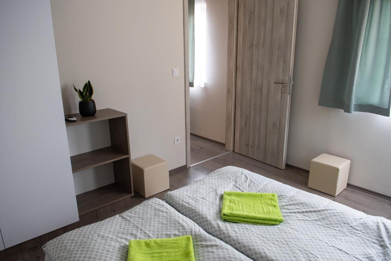 Tempo Apartman Siofok Appartement Buitenkant foto