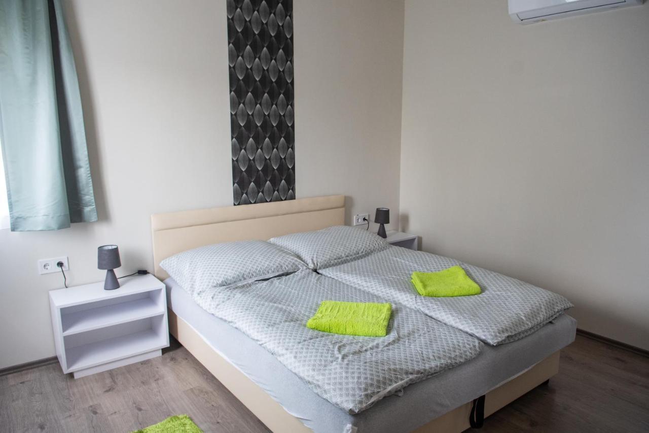 Tempo Apartman Siofok Appartement Buitenkant foto